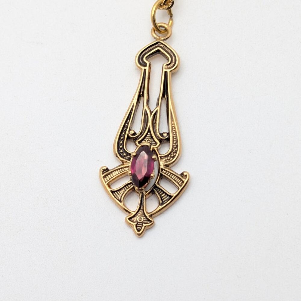 Art Nouveau Style Pendant Necklace 18in Gold Tone Purple Faceted Stone Filigree